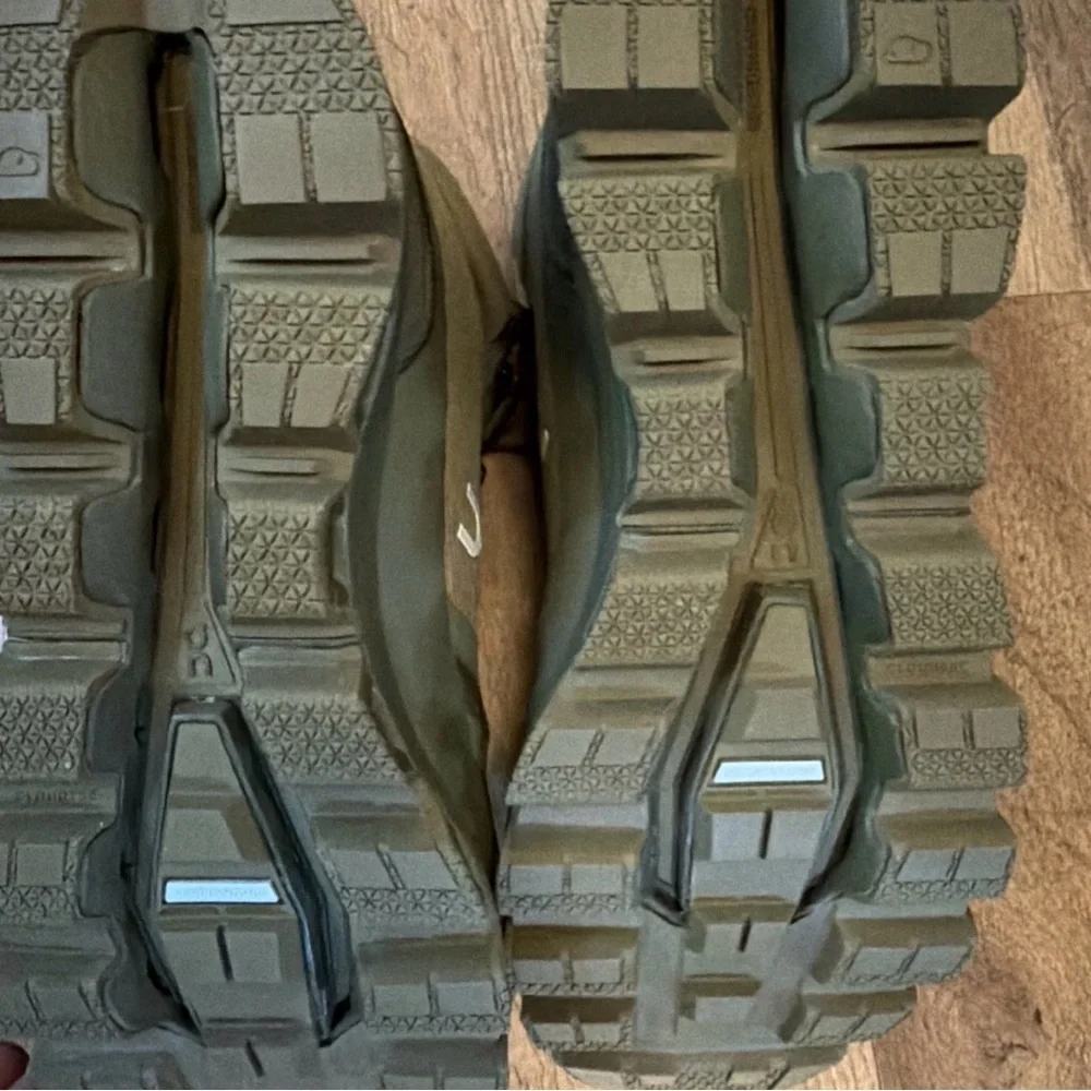 Women’s ON Cloudrock Waterproof Mid-Top Trail Sneakers — Olive Green Size 10 - Picture 3 of 7